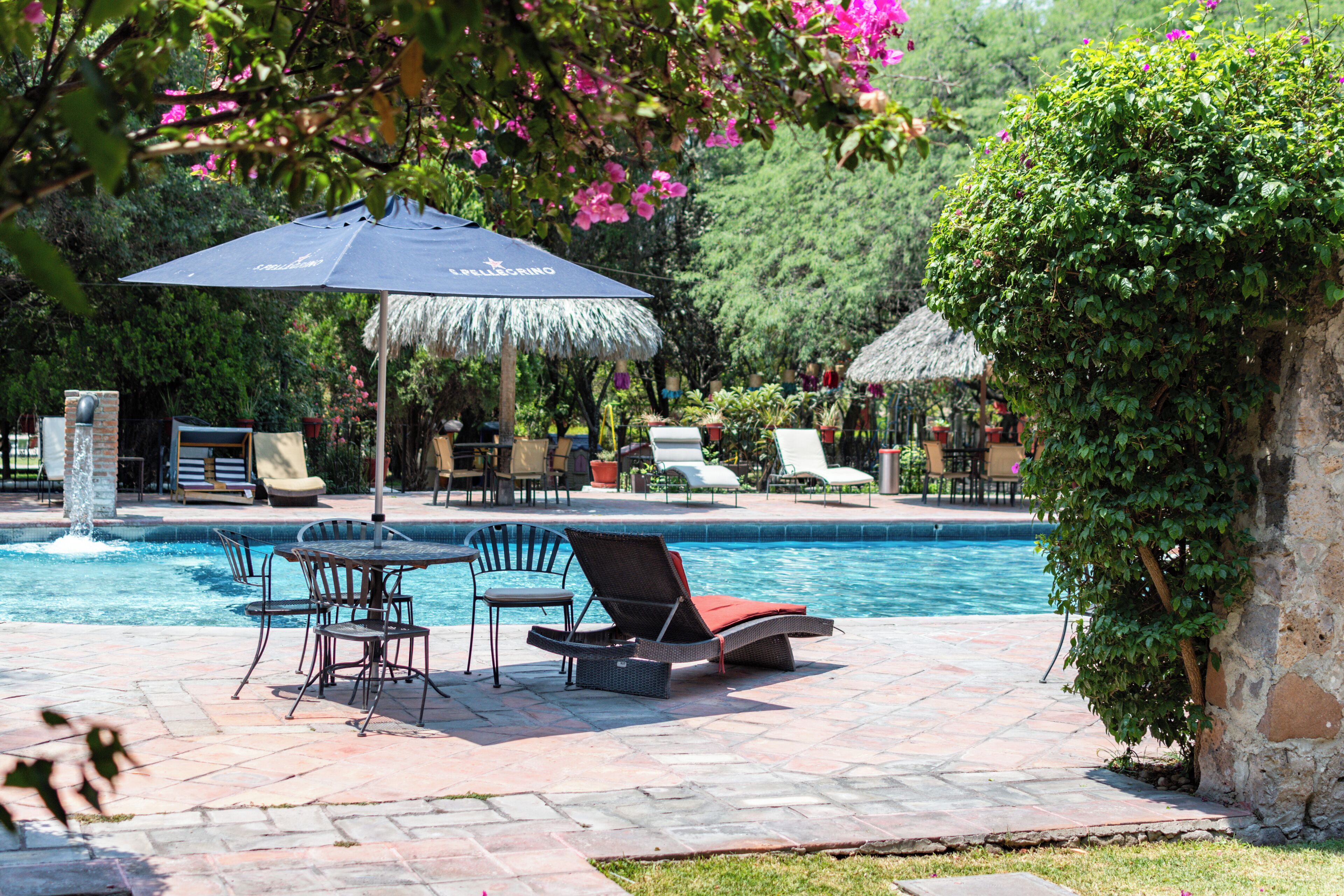 Standard Room, 1 King Bed | In-room safe, bed sheets