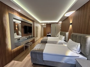 Minibar, in-room safe, desk, free WiFi