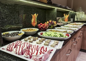 Breakfast buffet - Hotel Kupeli (Istanbul)
