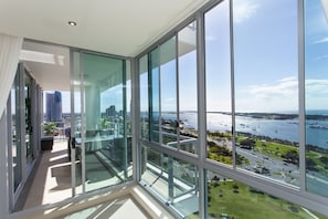 3 Bedroom Ocean View Apartment | Terrace/patio