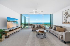 2 Bedroom Superior Ocean View | Individually decorated, individually furnished, desk, laptop workspace - Brighton on Broadwater Shores (Southport)