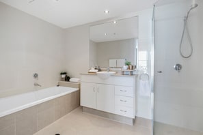 Bathroom - Brighton on Broadwater Shores (Southport)