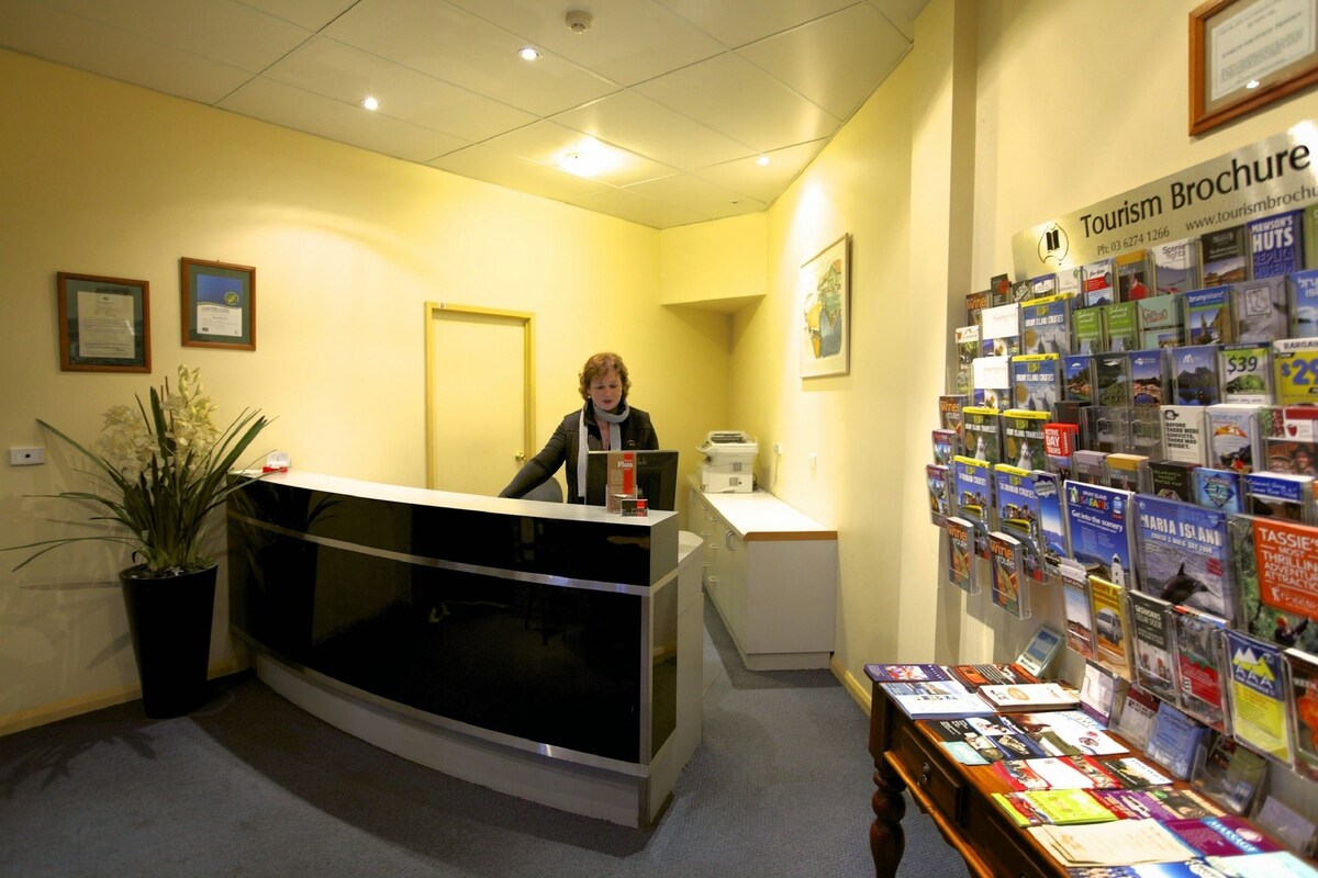 Mayfair Plaza Motel