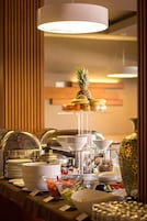 Daily full breakfast (EUR 15 per person)