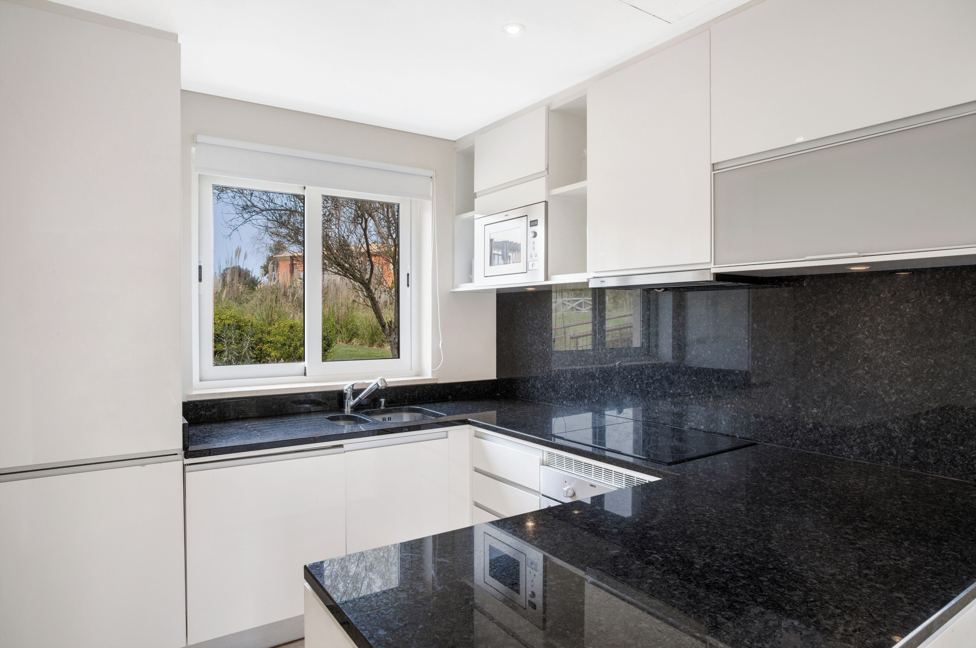 suite, 3 bedrooms | private kitchen | fridge, microwave, oven, stovetop
