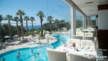 2 restaurants, breakfast, lunch, dinner served; international cuisine