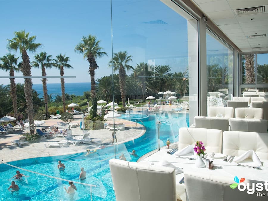 2 restaurantes, café da manhã, culinária internacional