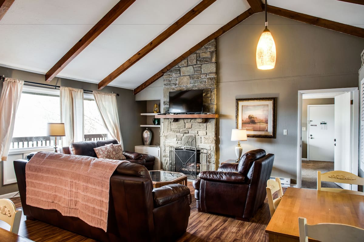 Apartment, 2 Bedrooms | Living room | Flat-screen TV