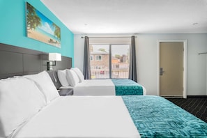 Deluxe Room, 2 Queen Beds, Non Smoking | Desk, blackout drapes, soundproofing, iron/ironing board - Howard Johnson by Wyndham Gananoque (Gananoque)