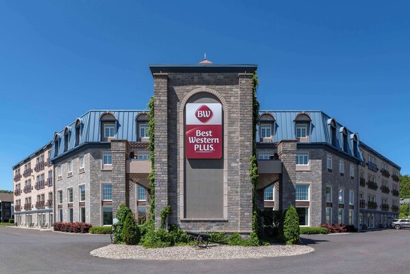 Exterior - Best Western Plus Edmundston Hotel (Edmundston)