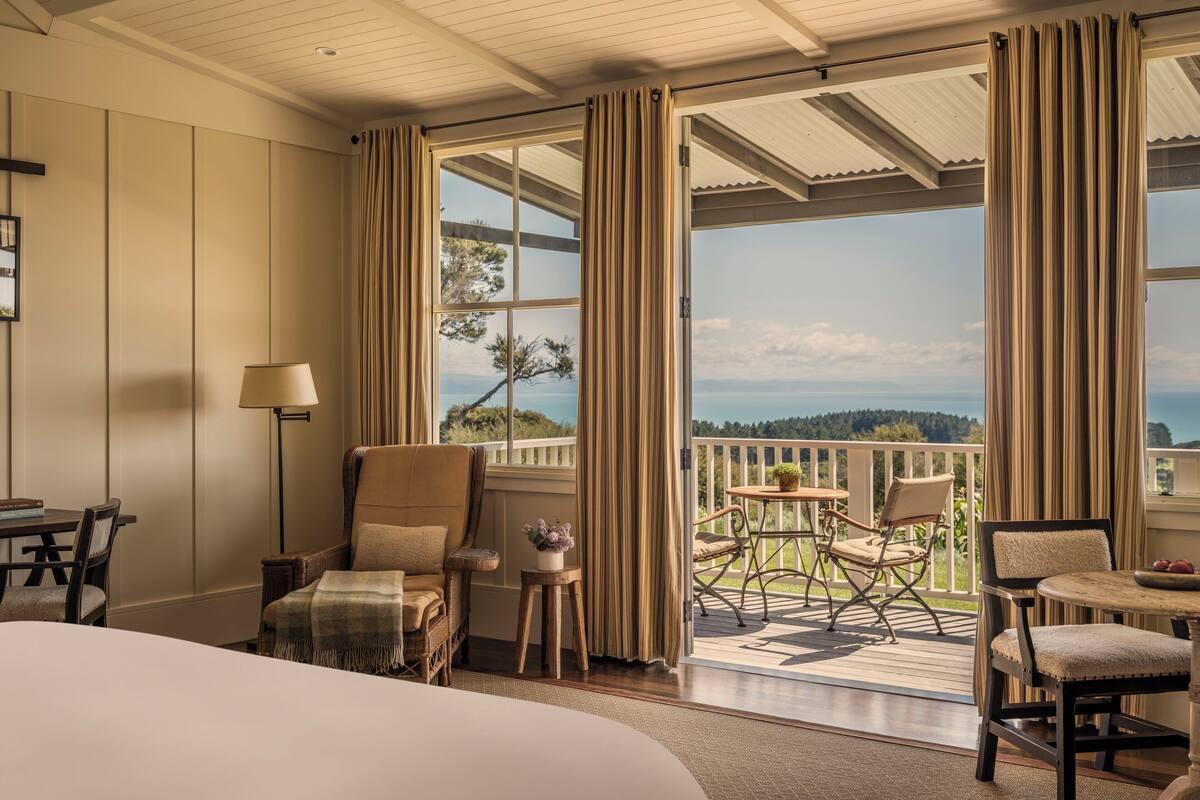 Grand Ridge Junior Suite | 이집트산 면 시트, 고급 침구, 오리/거위털 이불, 미니바