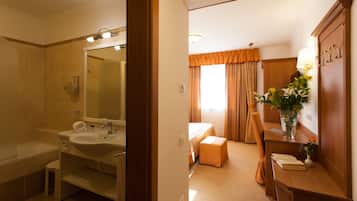 Premium bedding, minibar, in-room safe, desk