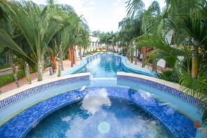 Kolam renang outdoor