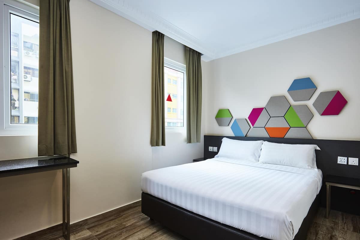 Chambre Deluxe double, 1 lit double | Bureau, fer et planche Ă repasser, accĂšs au Wi-Fi (inclus)