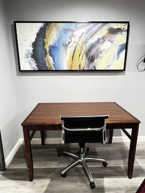 Deluxe Single Room | Desk, free WiFi, bed sheets