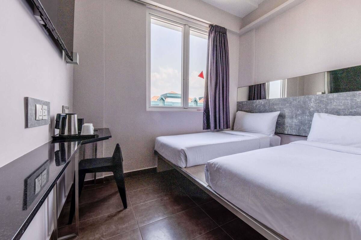 Deluxe-rum - 2 enkelsängar | Skrivbord, strykjärn/strykbräda, gratis wi-fi och sängkläder
