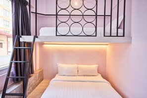 Deluxe Double Room, Multiple Beds | In-room safe, desk, iron/ironing board, free WiFi - ibis budget Singapore Pearl (Singapore)