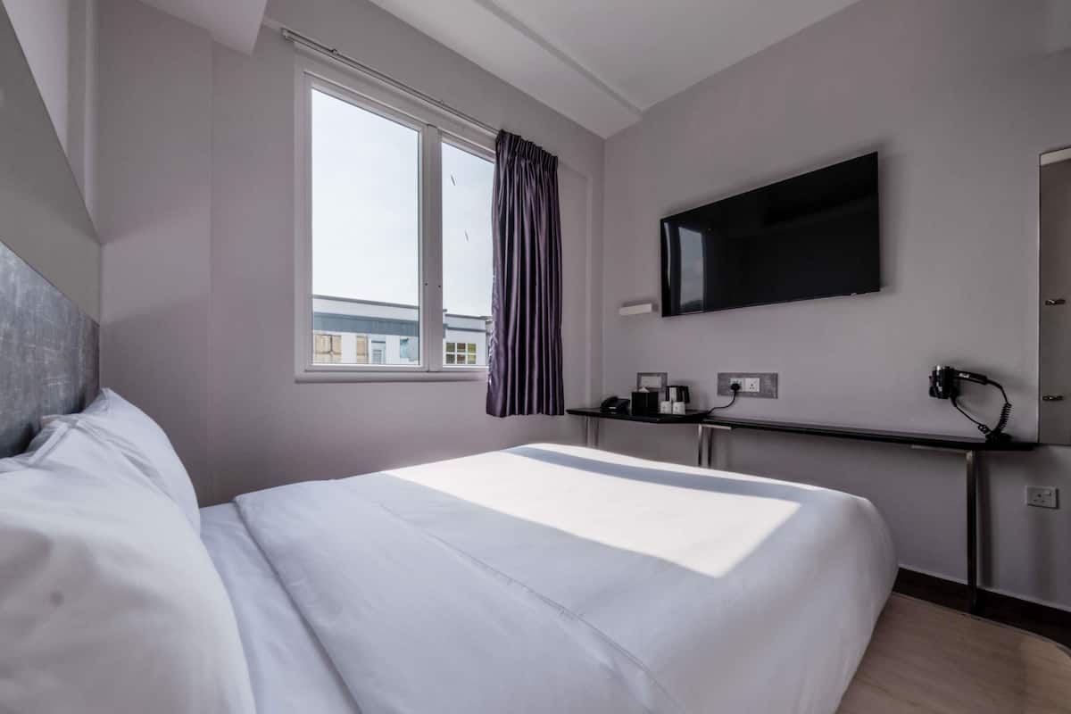 Deluxe dubbelrum - 1 dubbelsäng | Skrivbord, strykjärn/strykbräda, gratis wi-fi och sängkläder