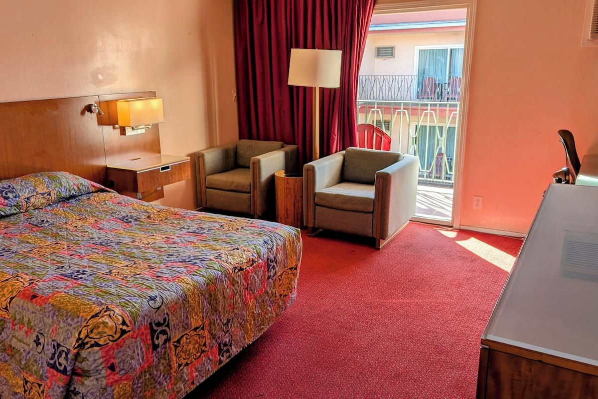 Deluxe Queen Room | Escrivaninha, Wi-Fi de cortesia