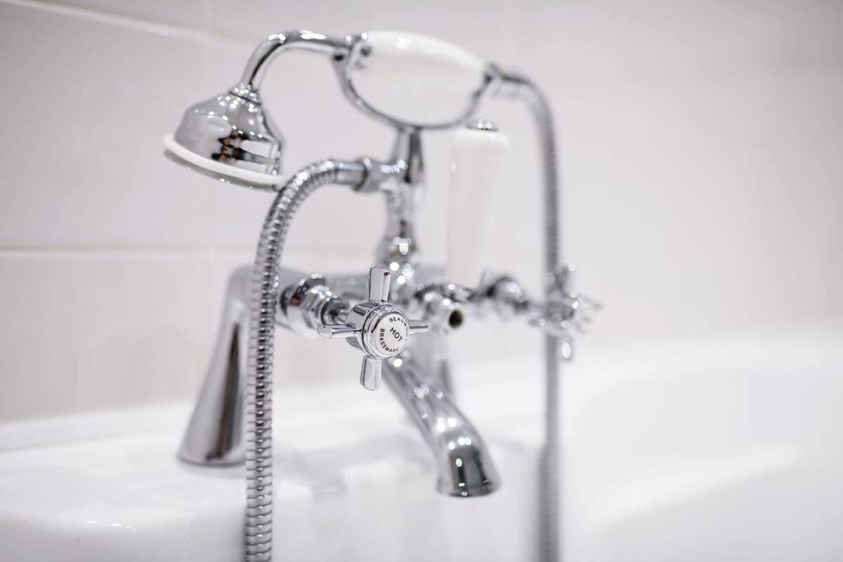 arbutus suite | bathroom | shower, free toiletries, hair dryer, towels