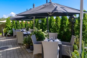 Terrace/patio - The Victoria (Killarney)