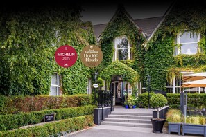 Front of property - The Victoria (Killarney)