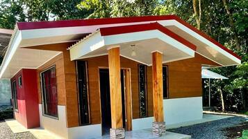 Family Suite | Free WiFi, bed sheets