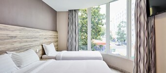 ibis budget Singapore Crystal