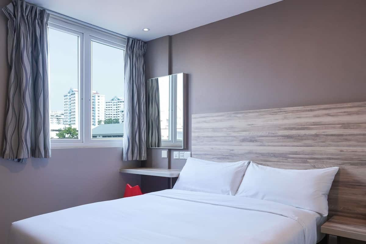 Quarto casal luxo, 1 cama de casal | Ferros/tábuas de passar roupa, Wi-Fi de cortesia, roupa de cama