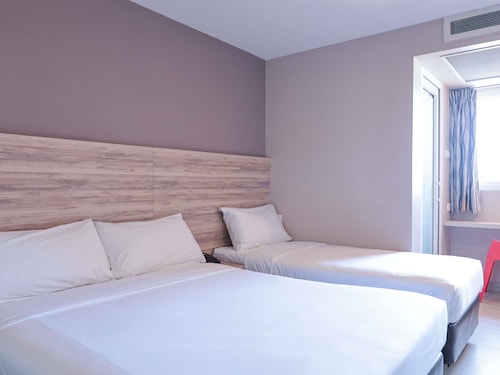 ibis budget Singapore Clove