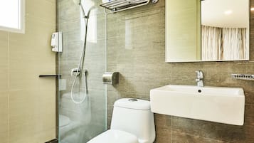 Iron/ironing board, free WiFi, bed sheets