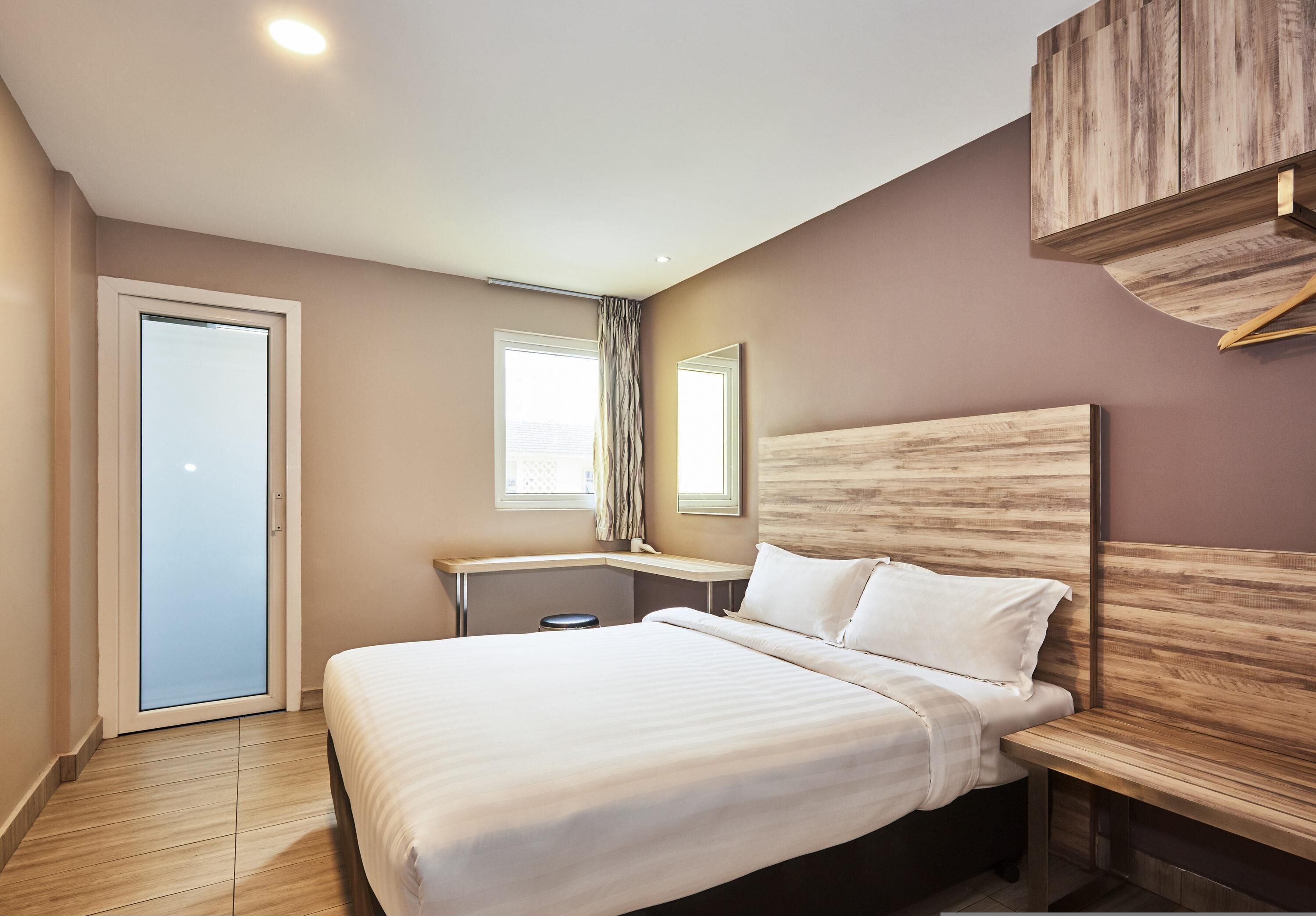 Superior Double Room, 1 Double Bed | Iron/ironing board, free WiFi, bed sheets