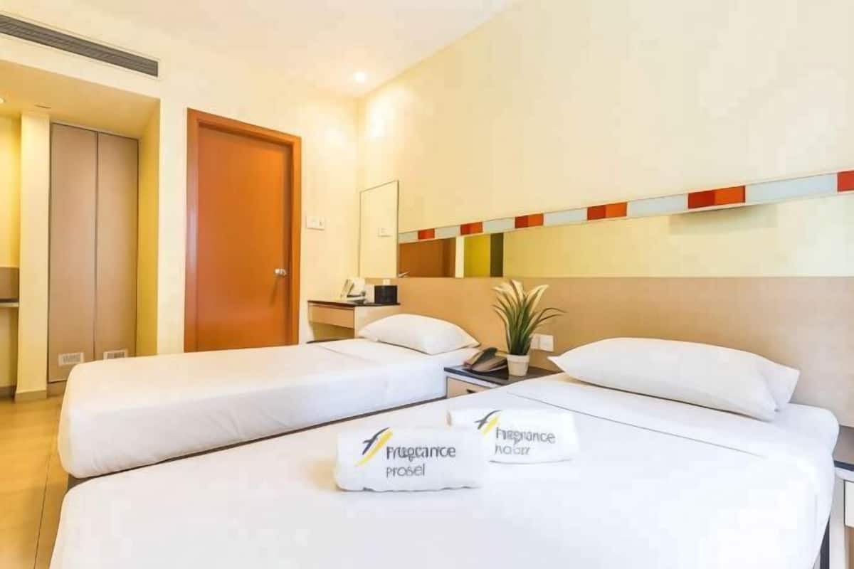 Iron/ironing board, free WiFi, bed sheets