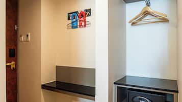 Iron/ironing board, free WiFi, bed sheets