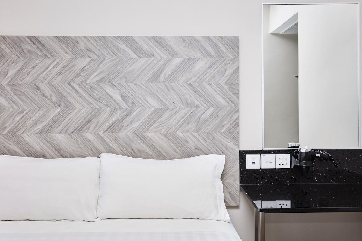 Superior Double Room, 1 Double Bed | Desk, iron/ironing board, free WiFi, bed sheets