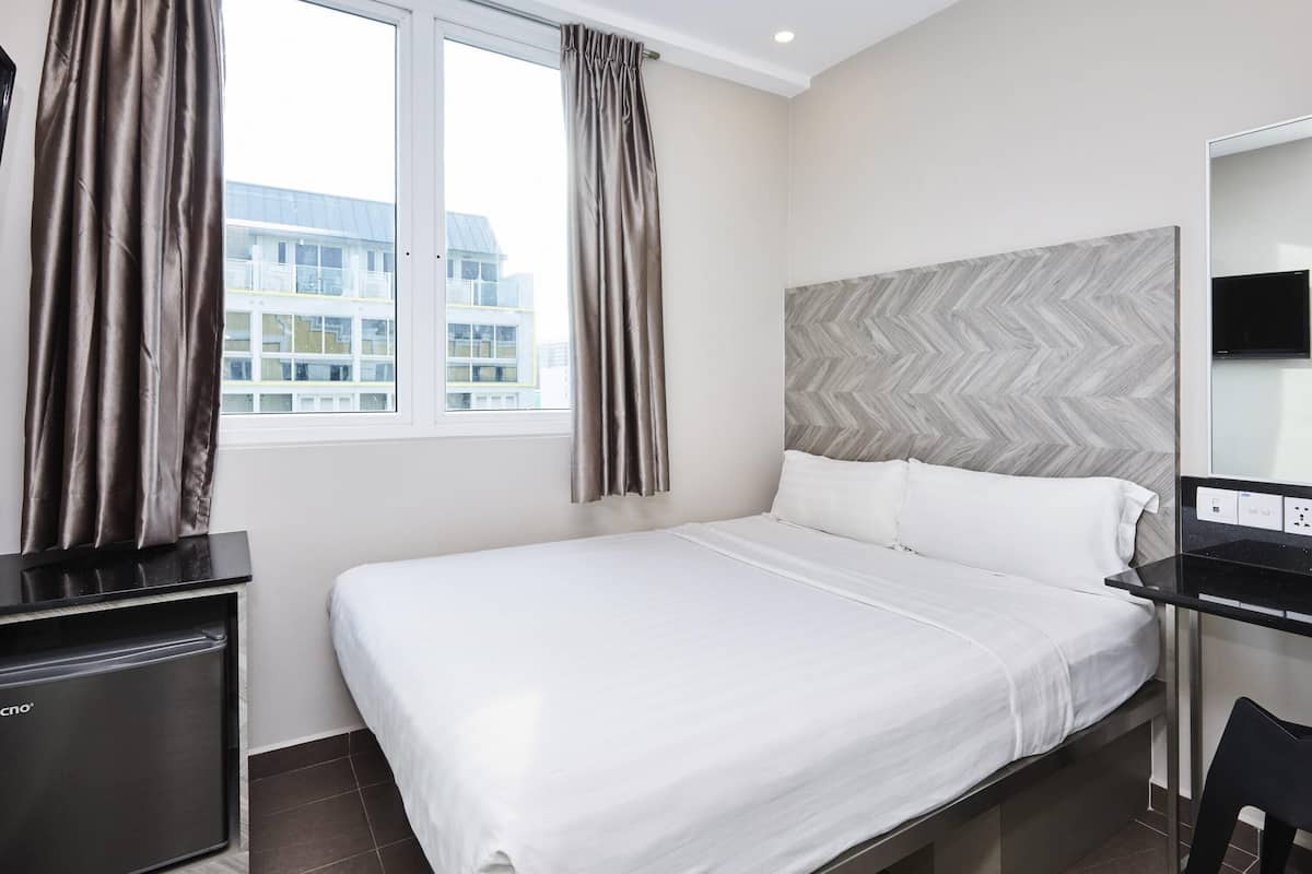 Deluxe Double Room, 1 Double Bed | Desk, iron/ironing board, free WiFi, bed sheets