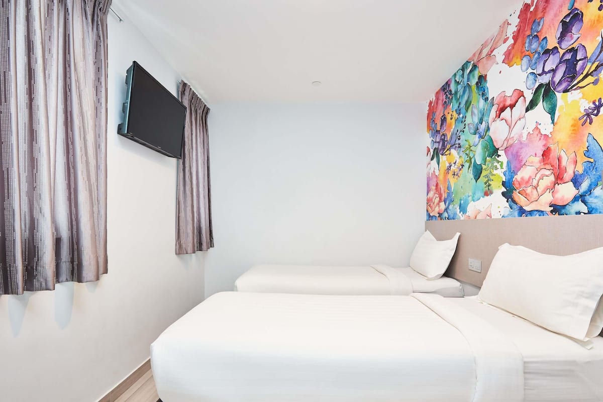 Superior Room, 2 Twin Beds | Desk, iron/ironing board, free WiFi, bed sheets