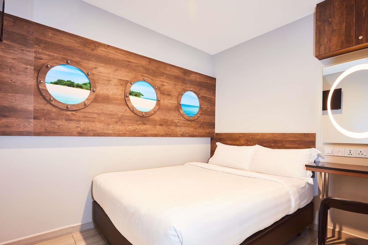 Standard-Doppelzimmer, 1 Doppelbett | Schreibtisch, Bügeleisen/Bügelbrett, kostenloses WLAN, Bettwäsche