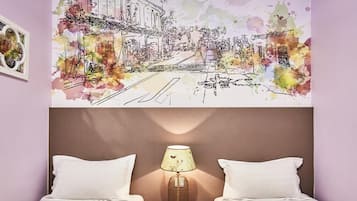 Quarto standard, 2 camas de solteiro | Escrivaninha, ferros/tábuas de passar roupa, Wi-Fi de cortesia