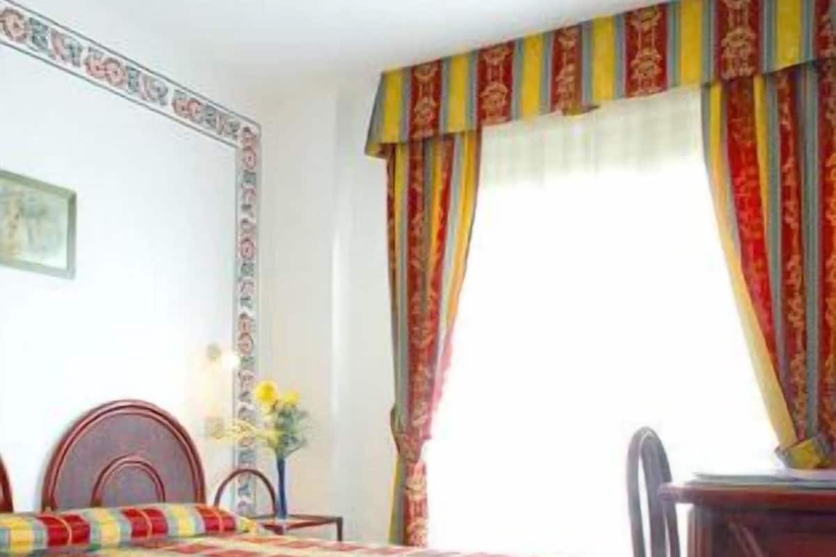 Chambre Double Confort | Coffres-forts dans les chambres, bureau, chambres insonorisées