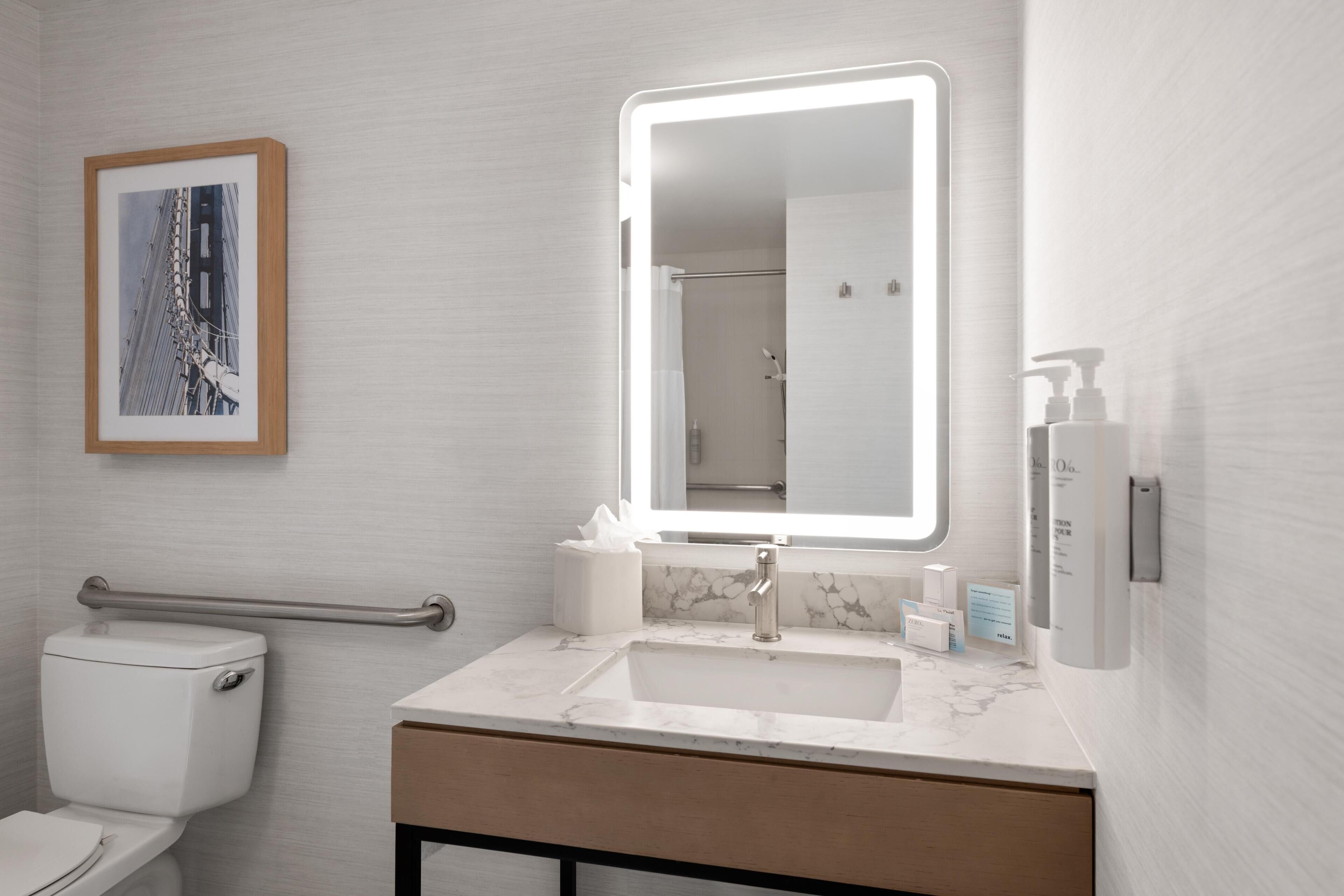 Photo - Hampton Inn & Suites Oakland Airport-Alameda