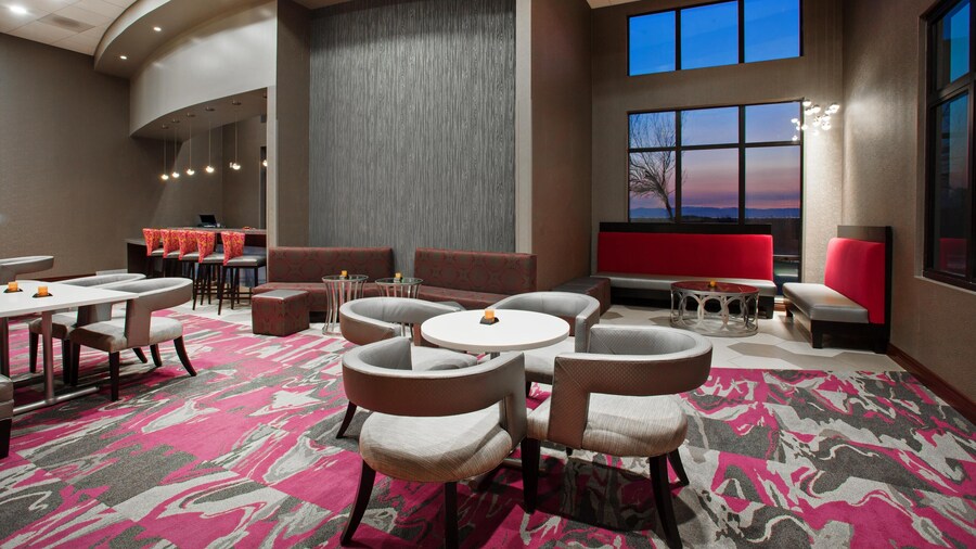 Hampton Inn & Suites Oakland Airport-Alameda