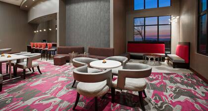 Hampton Inn & Suites Oakland Airport-Alameda