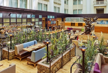 2 restaurants, breakfast, dinner, brunch served; American cuisine at The Nines, a Luxury Collection Hotel, Portland