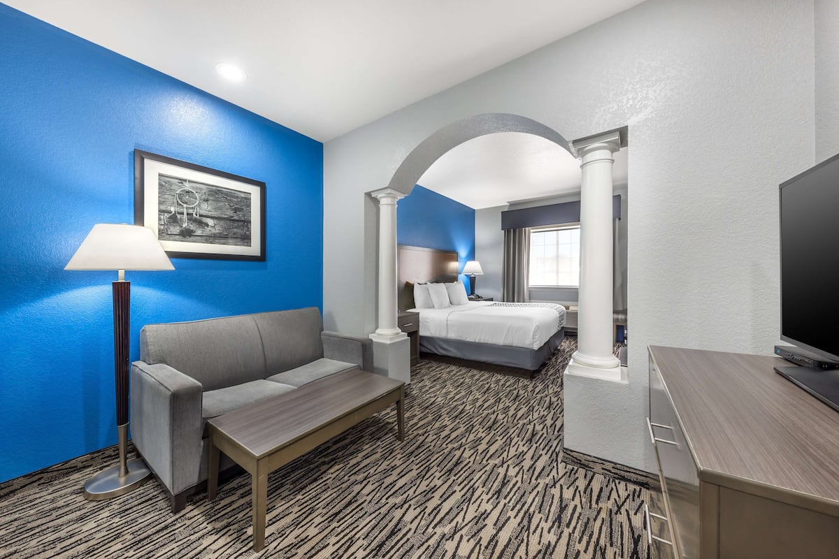 suite, 1 king bed with sofa bed, non smoking, jetted tub (with sofabed) | desk, iron/ironing board, rollaway beds, free wifi