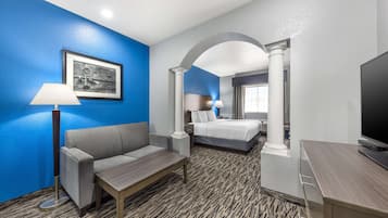 Suite, 1 cama King size y sofá cama, para no fumadores, hidromasaje (with Sofabed) | Escritorio, tabla de planchar con plancha, camas extra y wifi gratis