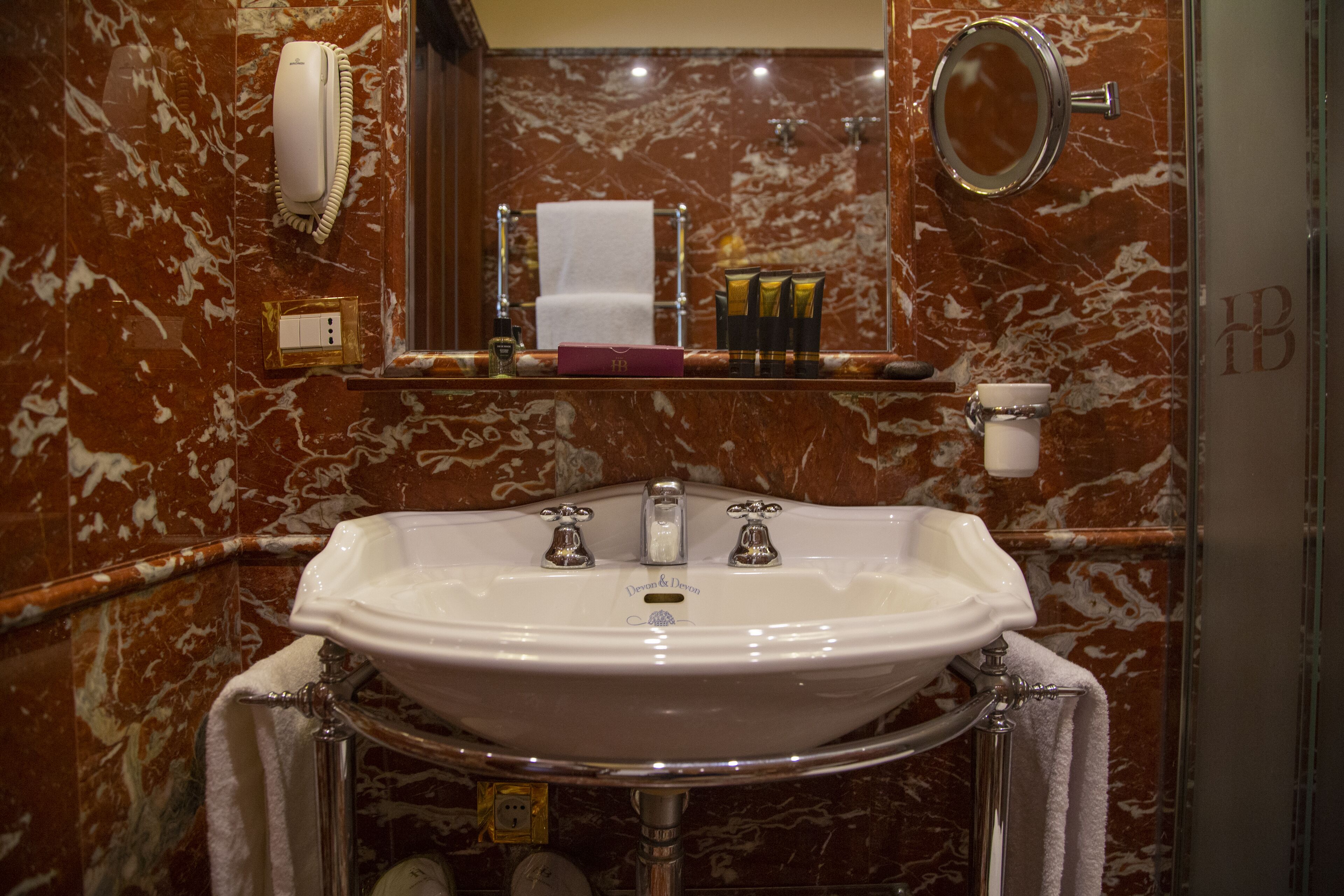 superior double or twin room, lagoon view | bathroom | free toiletries, hair dryer, slippers, bidet