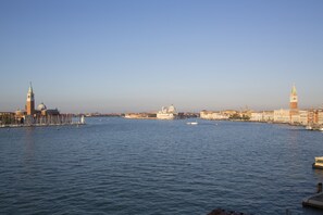 Sviitti, terassi, näköala laguunille | Näkymä huoneesta