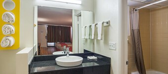 Motel 6 Cleveland, TN