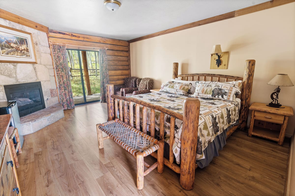 Standard Cabin | Desk, soundproofing, iron/ironing board, free WiFi